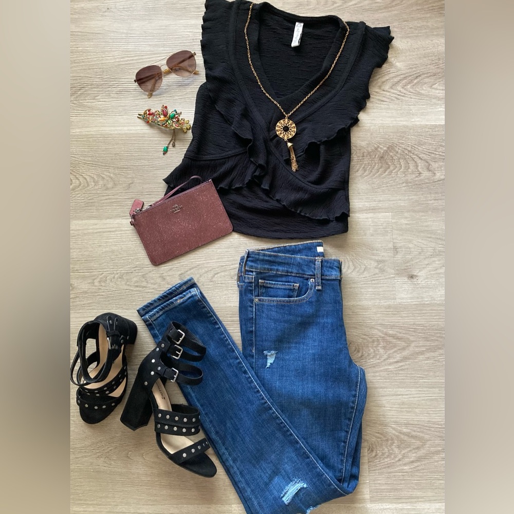 Skinny blue jeans